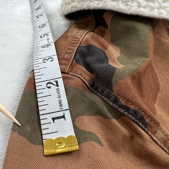Madewell Northward Cropped Army Jacket in Cottontail Camo Sherpa Ed Brown XXS - Picture 12 of 17